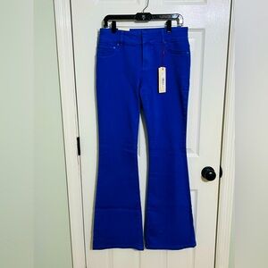 ALICE + OLIVIA Stacey Low Rise Bell Jean in Royalty (Sz 29). NWT. RETAIL 295